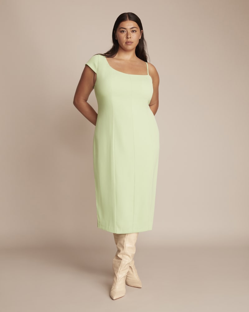 Front of a model wearing a size 14 Solange Midi Dress in Green by 11 Honoré Collection. | dia_product_style_image_id:231193